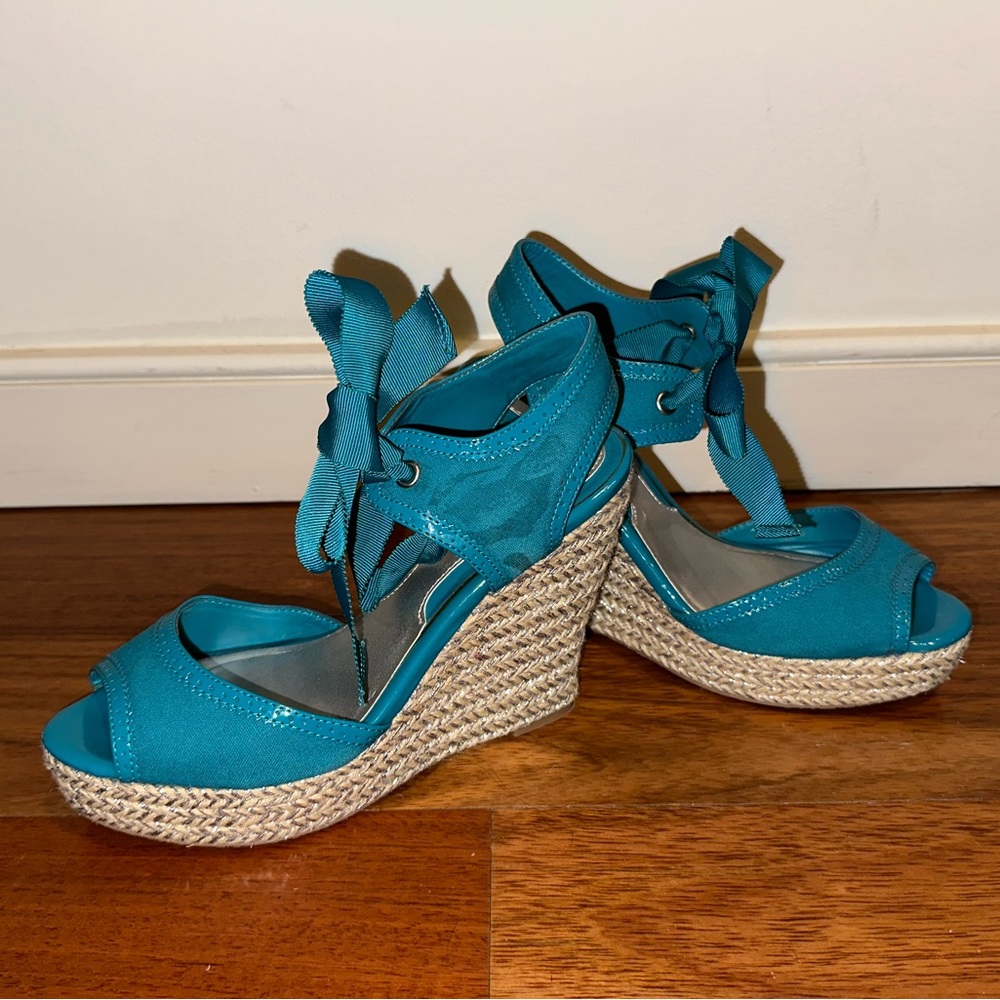 White House black market blue metallic wedge bow heels
